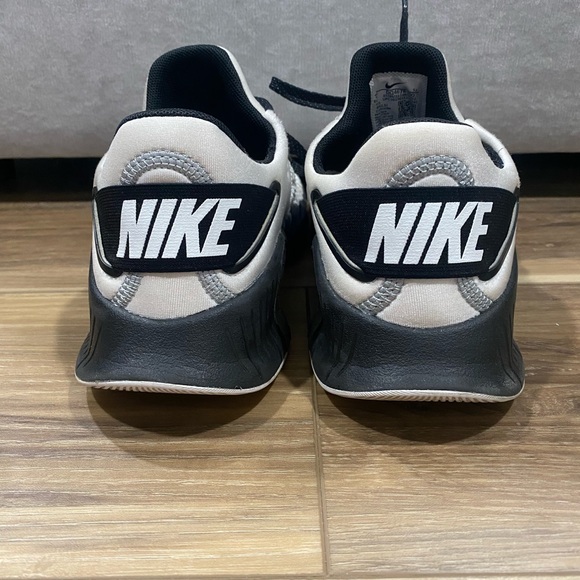 Nike Metcon 4 - Picture 3 of 8